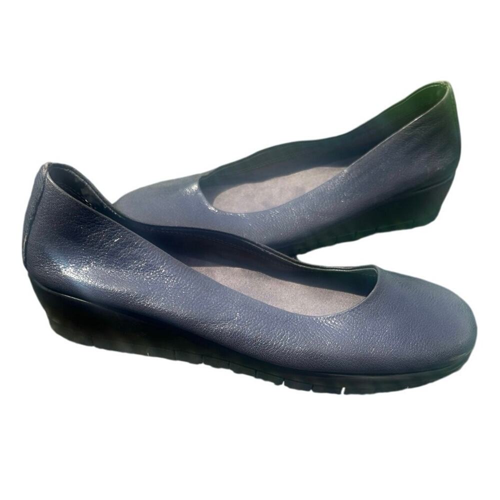 AEROSOLES Navy Blue Wedge Flats